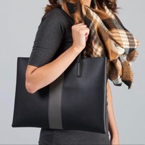 BRAND NEW‼️ Vince Camuto Tote Bag
